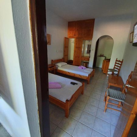 كوكونارييس Dionisos Studios And Apts Skiathos المظهر الخارجي الصورة