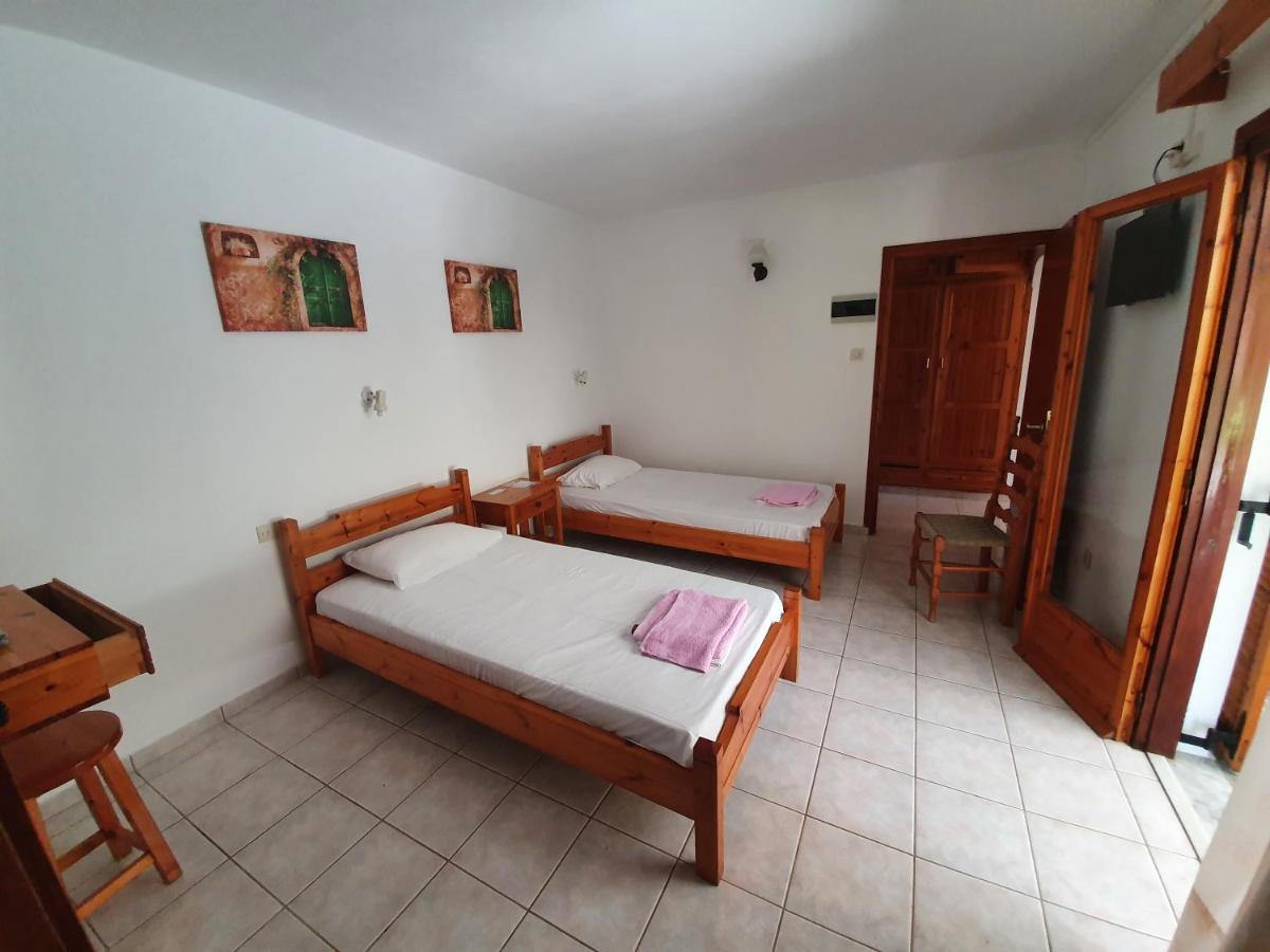كوكونارييس Dionisos Studios And Apts Skiathos المظهر الخارجي الصورة