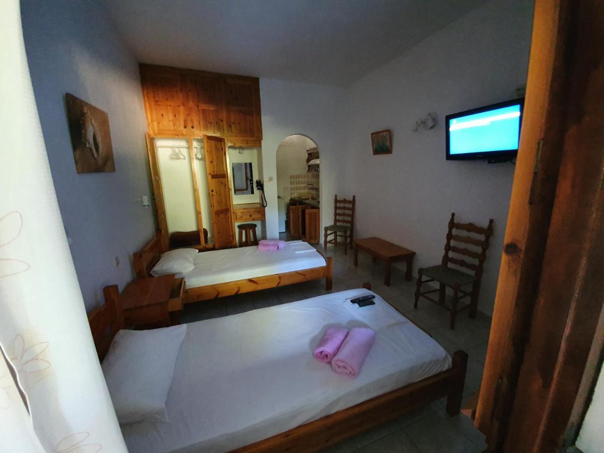 كوكونارييس Dionisos Studios And Apts Skiathos المظهر الخارجي الصورة
