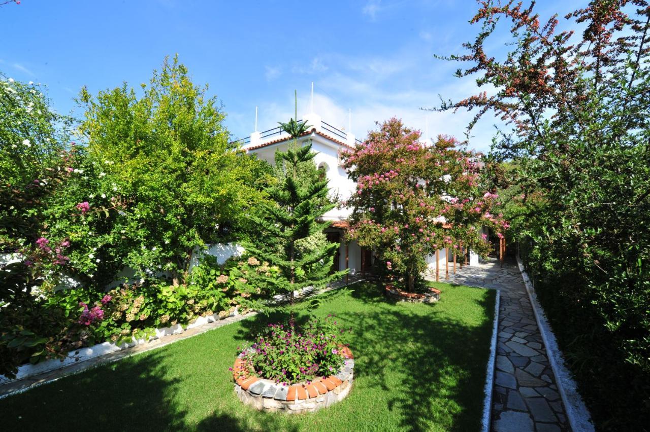 كوكونارييس Dionisos Studios And Apts Skiathos المظهر الخارجي الصورة