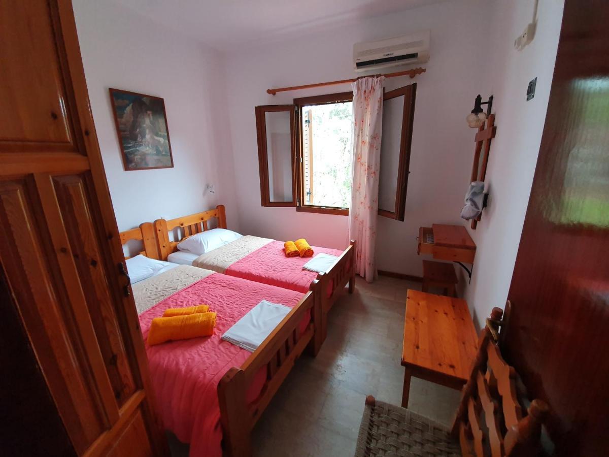 كوكونارييس Dionisos Studios And Apts Skiathos المظهر الخارجي الصورة