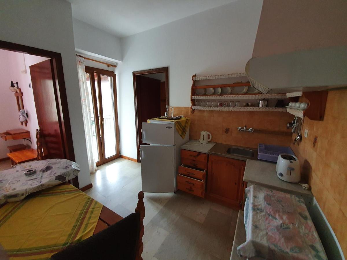 كوكونارييس Dionisos Studios And Apts Skiathos المظهر الخارجي الصورة